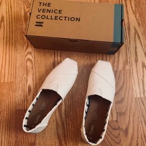 Women’s White TOMS Shoes